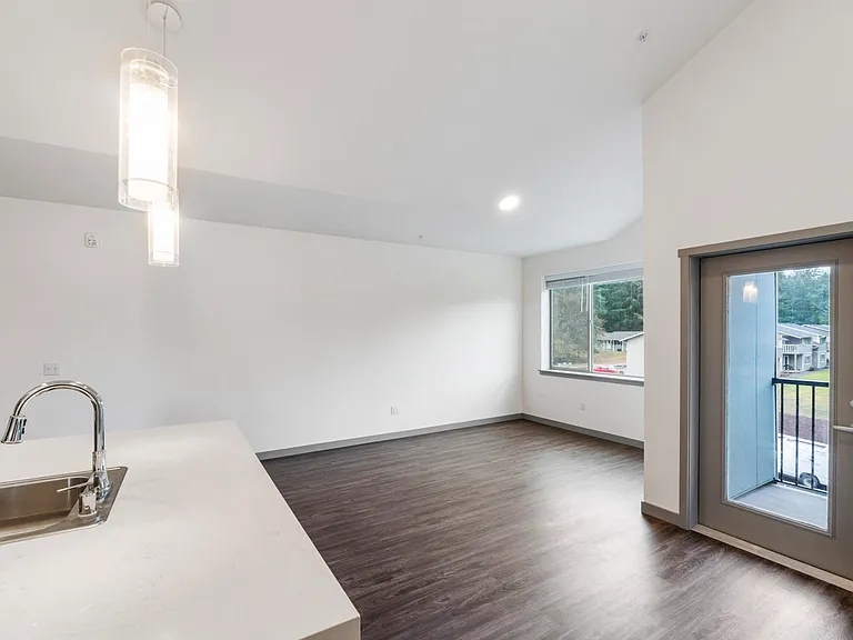 2 Bedroom Vaulted Ceilings