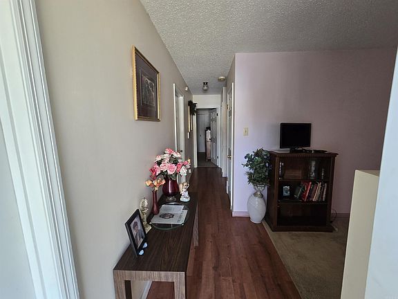 4th image of 804 Silver Hill Rd