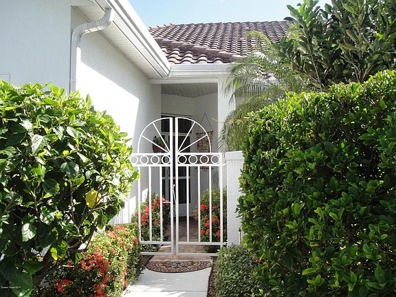 4th image of 901 Aquarina Blvd