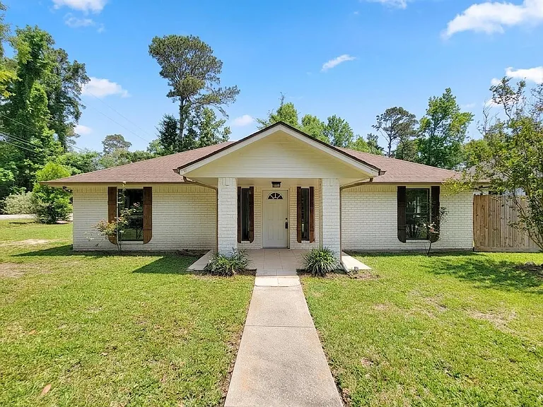 25723 Glen Loch Dr — Photo 1