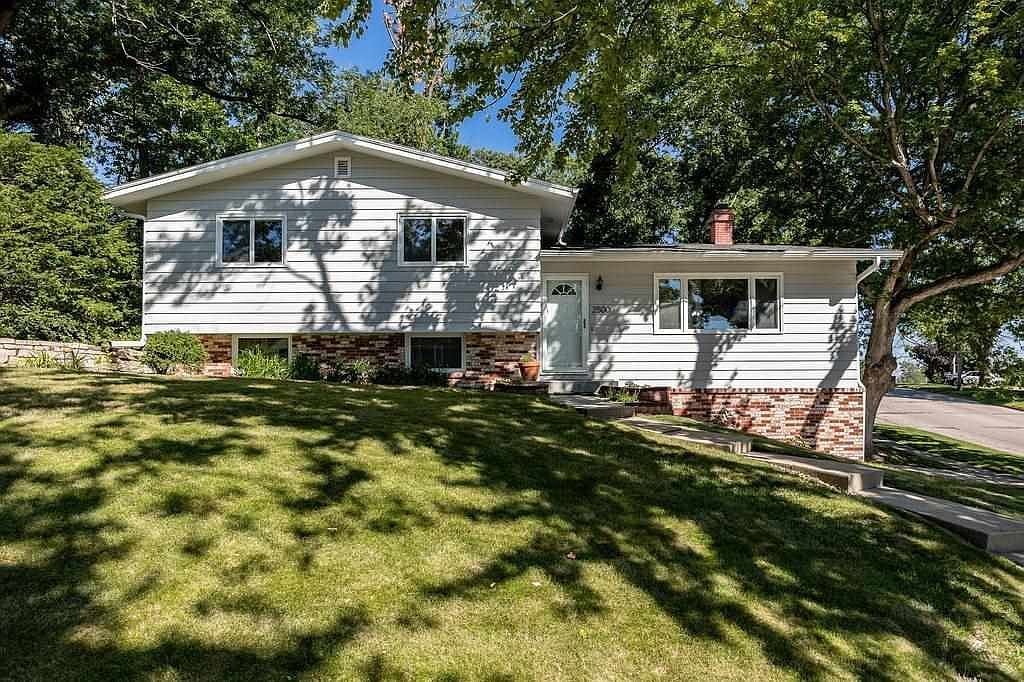 2500 Brookland Dr NE, Cedar Rapids, IA 52402 Zillow
