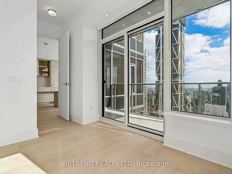 11 Yorkville Ave #5709 — Photo 36