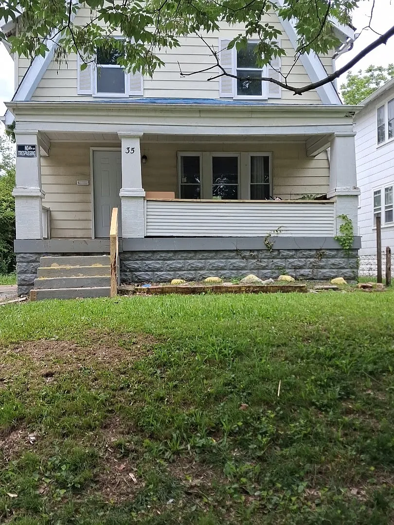 35 N Huron Ave — Photo 2