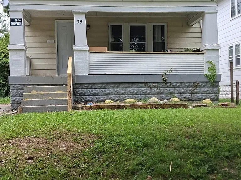 35 N Huron Ave — Photo 2