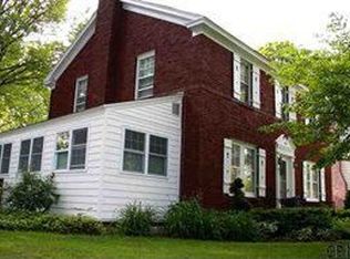 1457 Clifton Park Rd, Niskayuna, NY 12309