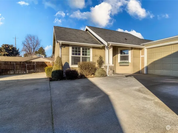 871 SE Larkspur Place, College Place, WA 99324
