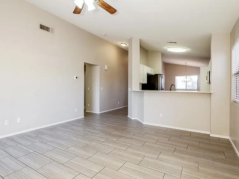 2525 S 109th Dr — Photo 6