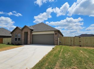 2000 Hahn St, Pea Ridge, AR 72751