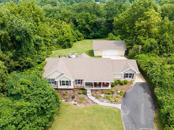 2nd image of 1125 Woodcrest Ln
