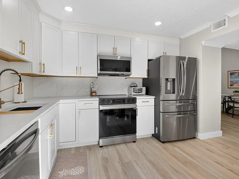7455 Glendevon Ln #206 — Photo 12