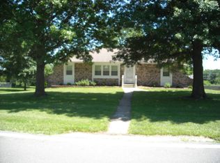 3943 SW Scherer Rd, Lees Summit, MO 64082