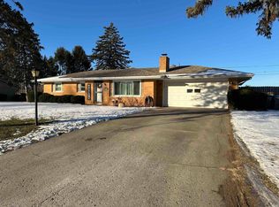 56297 Silvercrest Dr, Elkhart, IN 46516