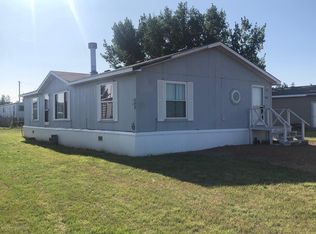 208 3rd St SW, Belfield, ND 58622