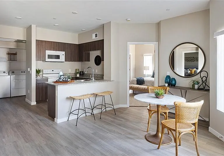Avari Modern Apartments — Photo 5