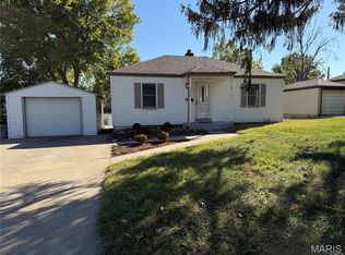 3130 Ohare Dr, Saint Ann, MO 63074