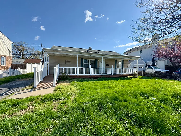 8252 Longpoint Rd — Photo 1
