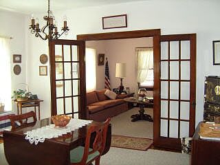 3rd image of 615 N Griffin St