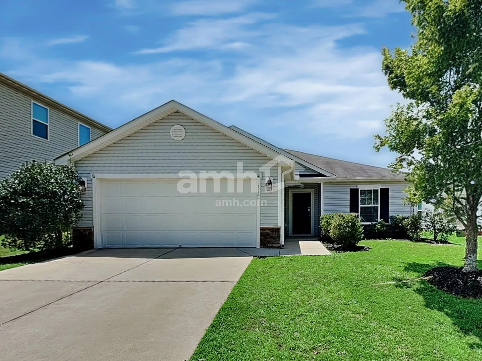 3 bed, 2.0 bath, 1702 sqft, $2,000 — Photo 1