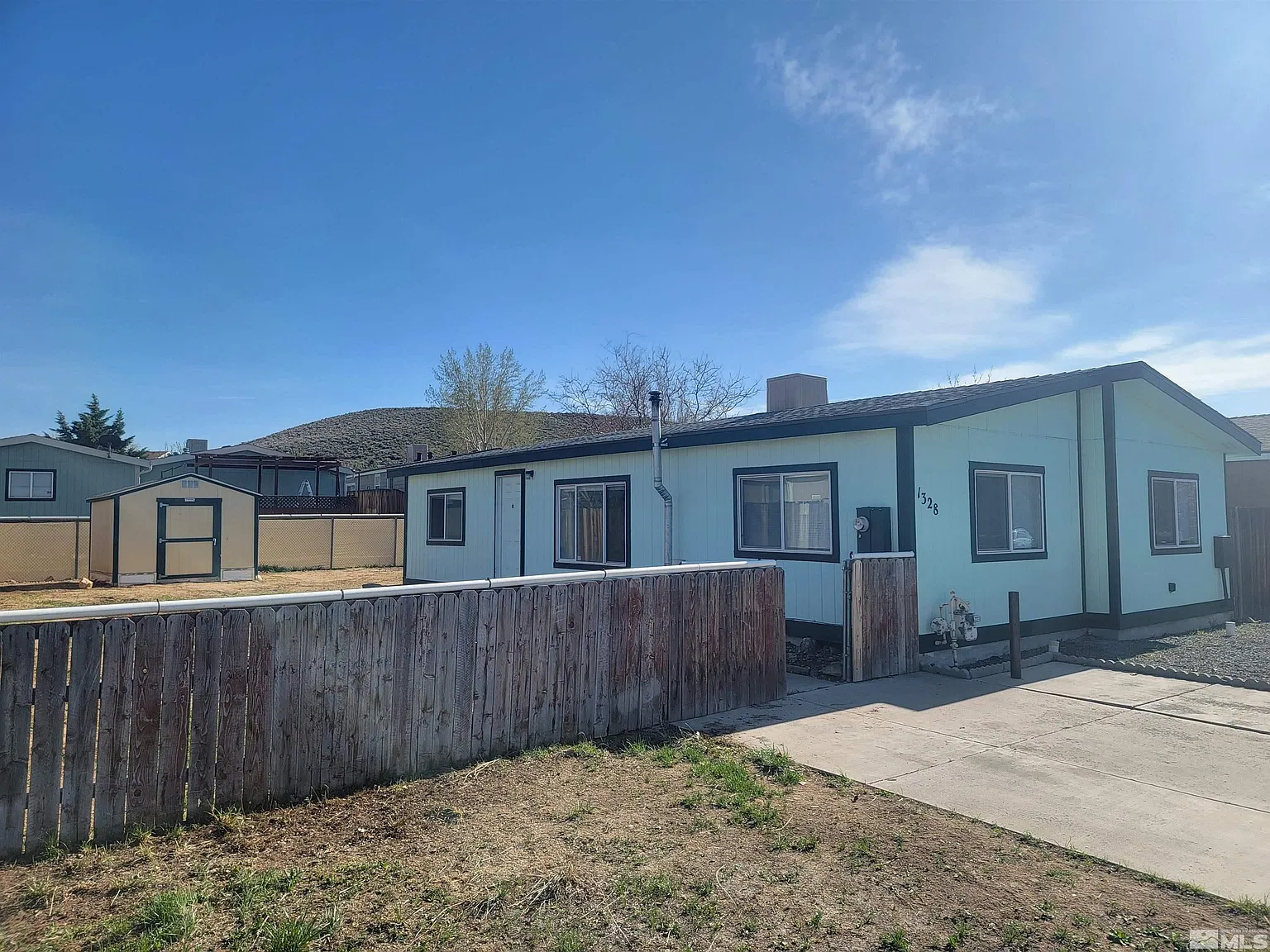 1328 Leopard St photo 1