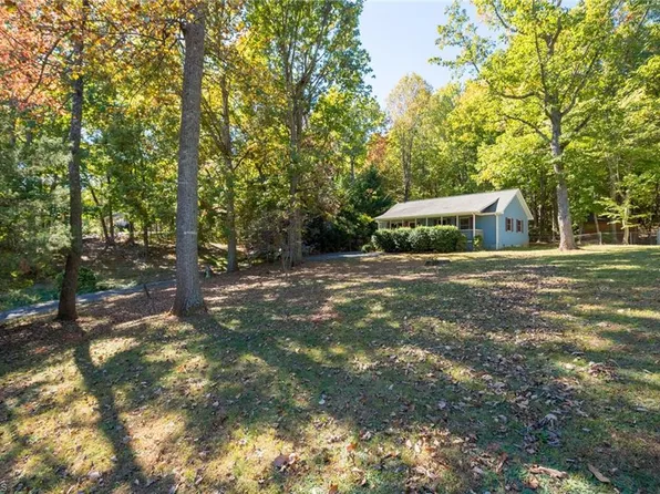 1003 Country Place Rd, Asheboro, NC 27203