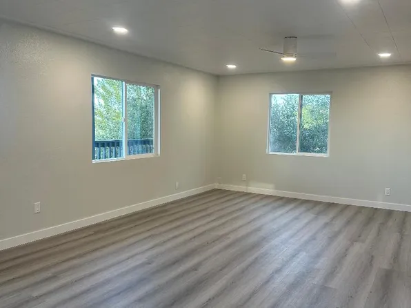 546 S Ventu Park Rd, Thousand Oaks, CA 91320