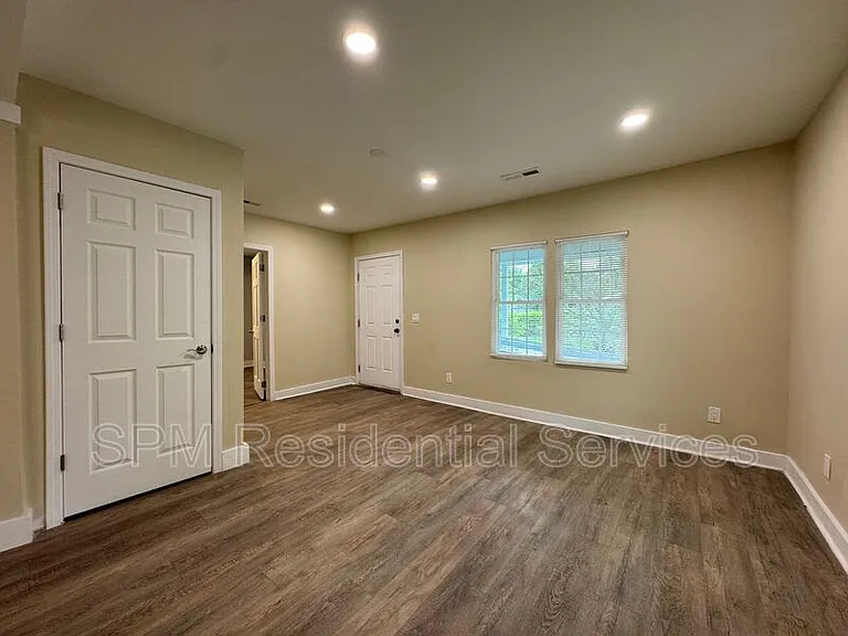 1407 Norman St — Photo 3
