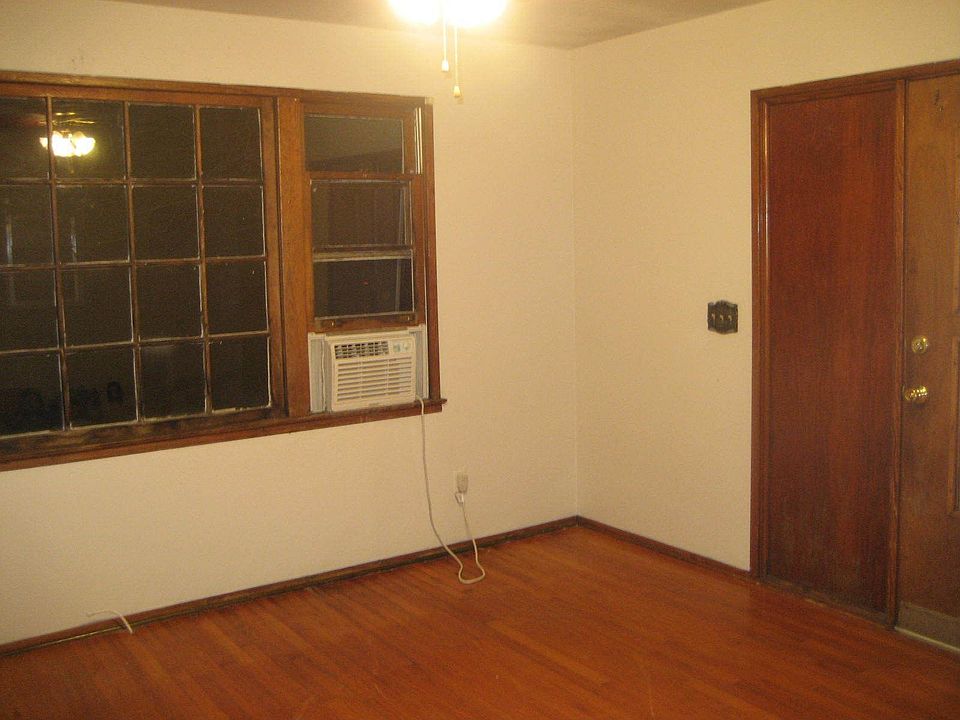 2nd image of 1619 Larry St