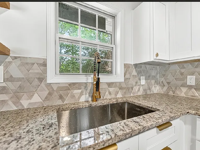 615 Parkwood Dr — Photo 10