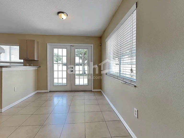 10332 Summerview Cir — Photo 5