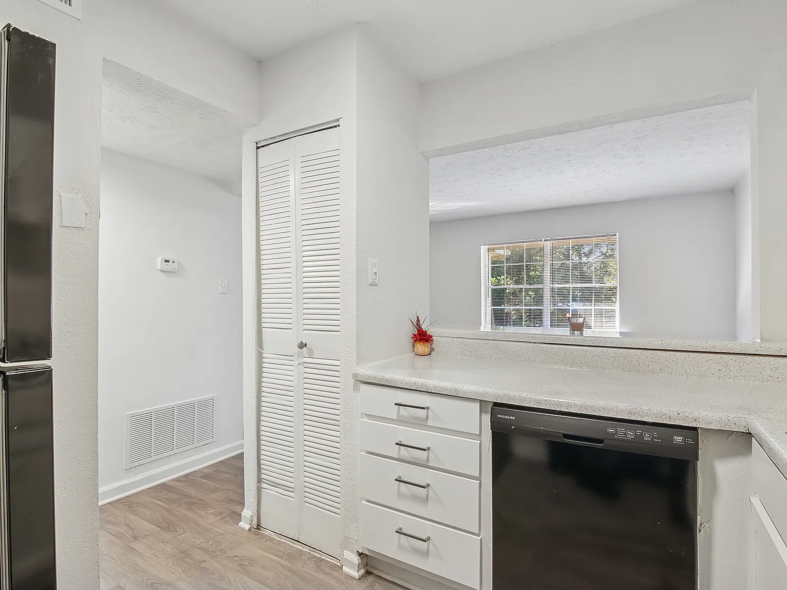 Rivers Edge Apartments — Photo 4