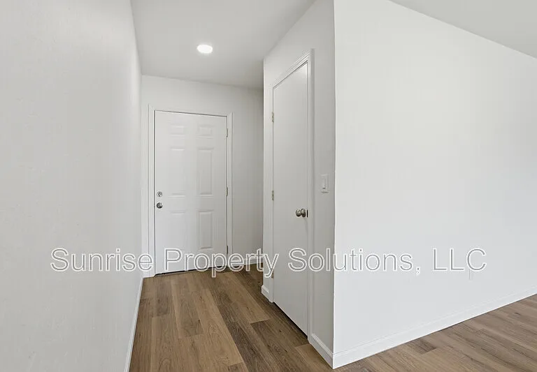 644 Hunters Hill Rd — Photo 2