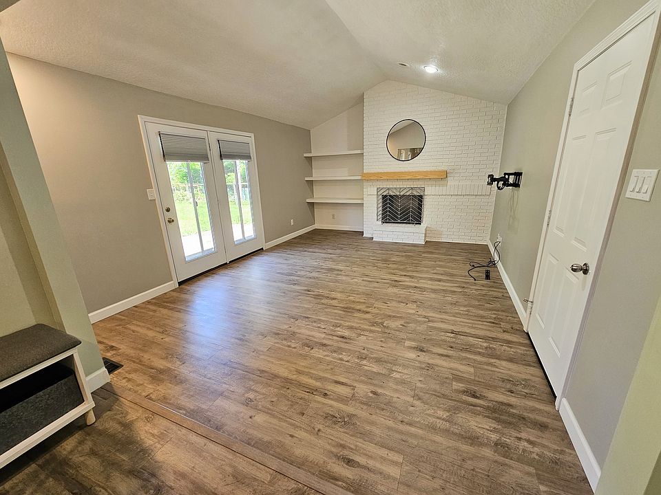1st image of 1919 Bear Paw Dr