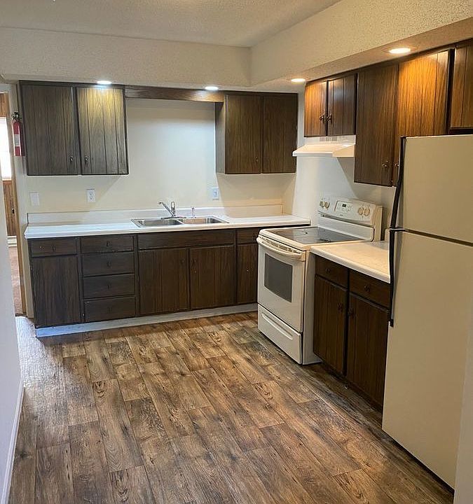 1st image of 561 E Ross Ln APT C3