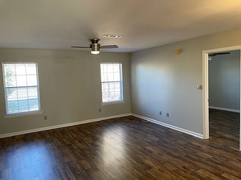 2014 Henderson Dr — Photo 8