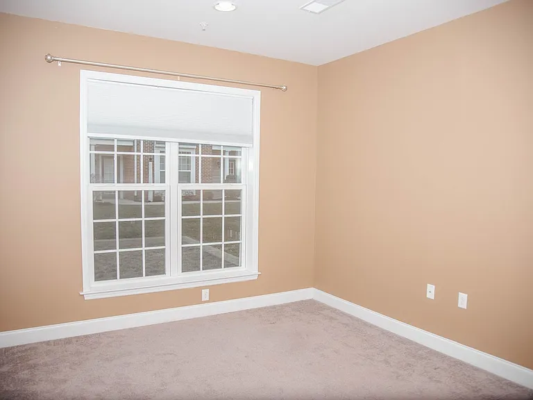 523 Fawn Ln — Photo 5
