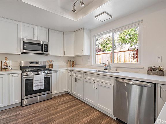 4th image of 2332 Cordoba Way