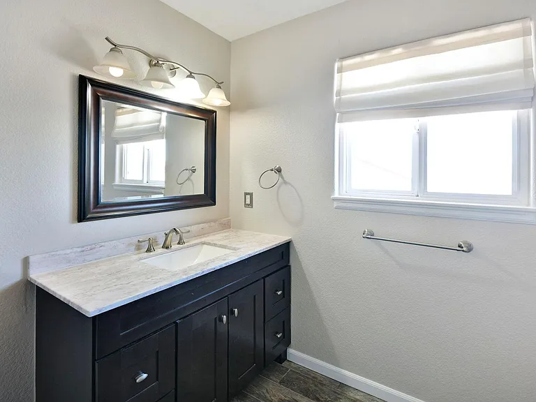 1194 Eagle Dr — Photo 18
