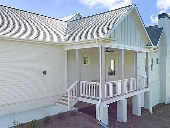 3rd image of 2030 Village Walk