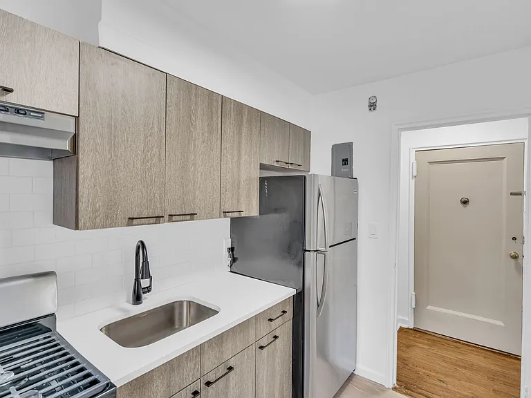 246 Edgar Pl — Photo 7
