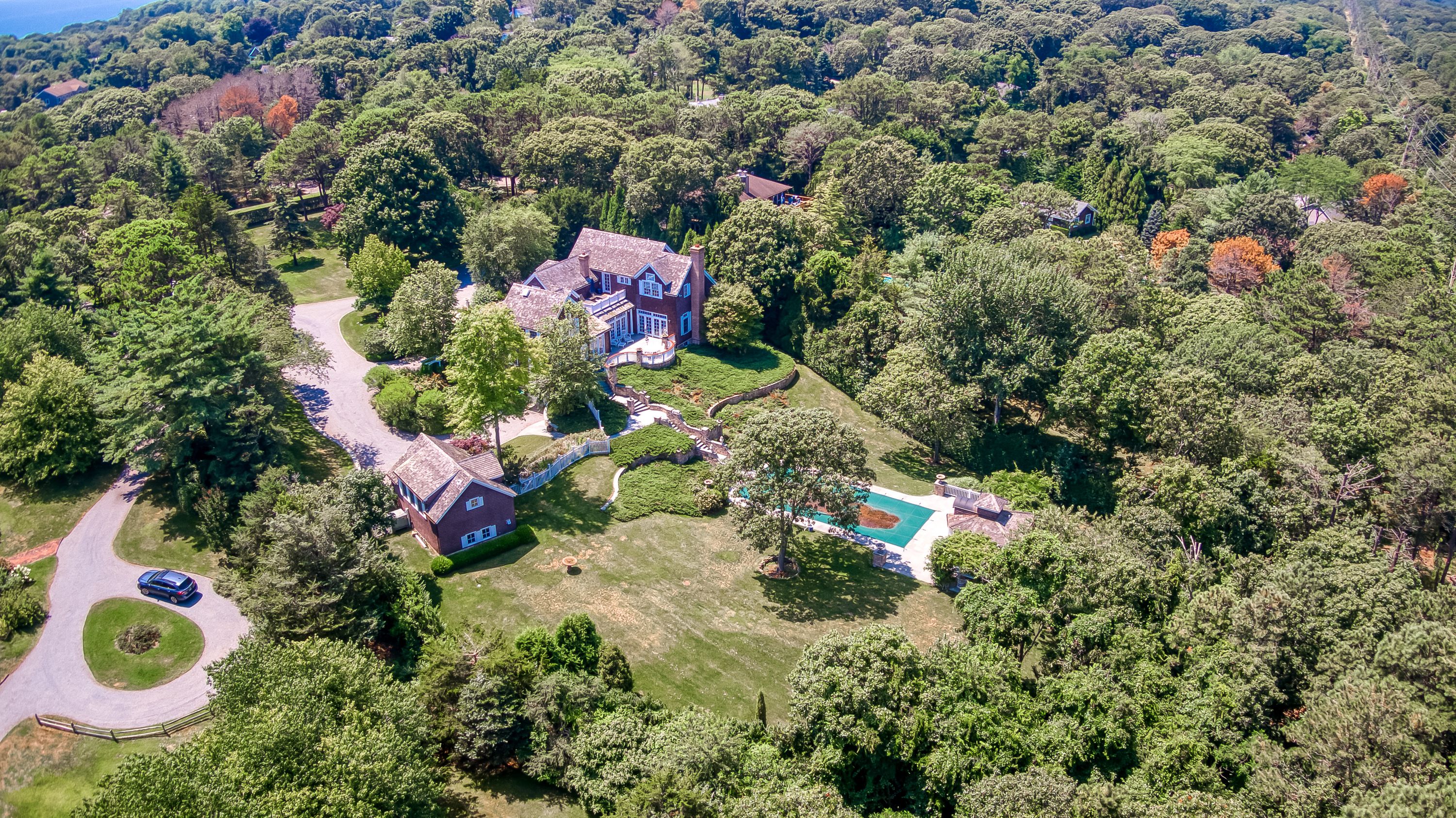 68 Ridge Rd, Southampton, NY 11968 Out East