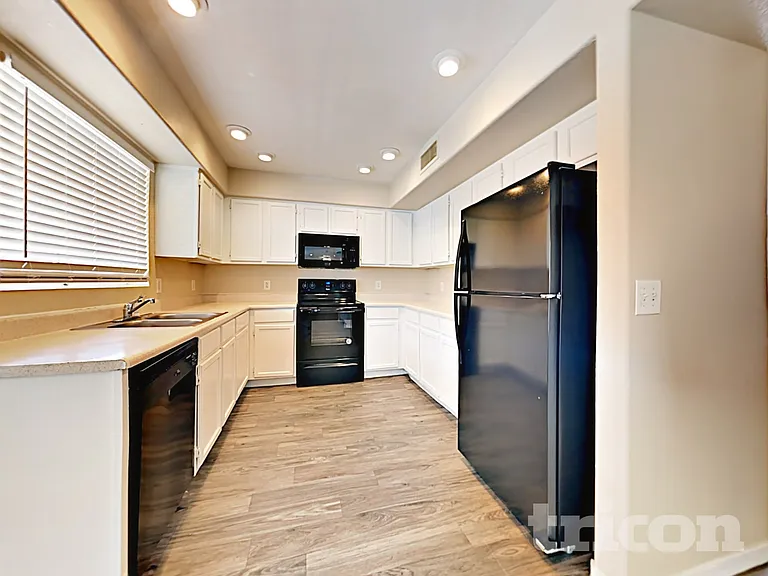 8668 W Hubbell St — Photo 7