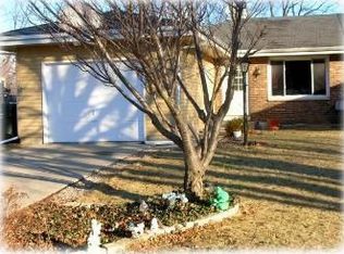 942 Manchester Ct, South Elgin, IL 60177