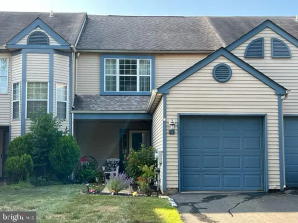 23 Willow Bend Dr, Hamilton, NJ 08690