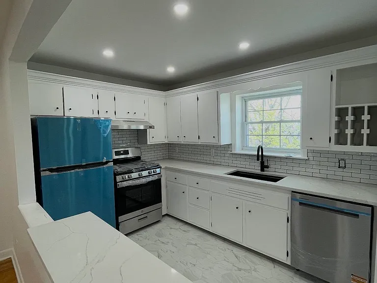 307 New York Ave #2 — Photo 2