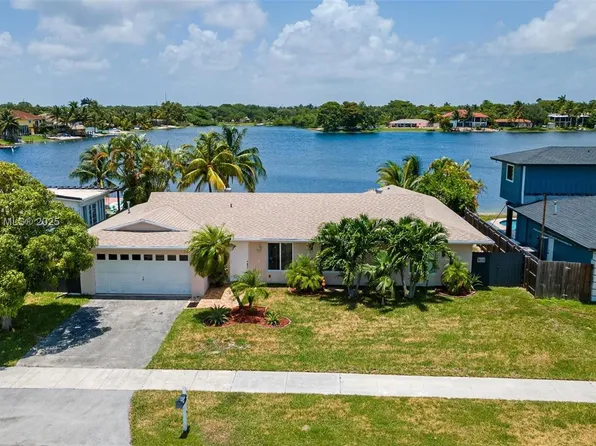 8141 SW 203rd St, Cutler Bay, FL 33189