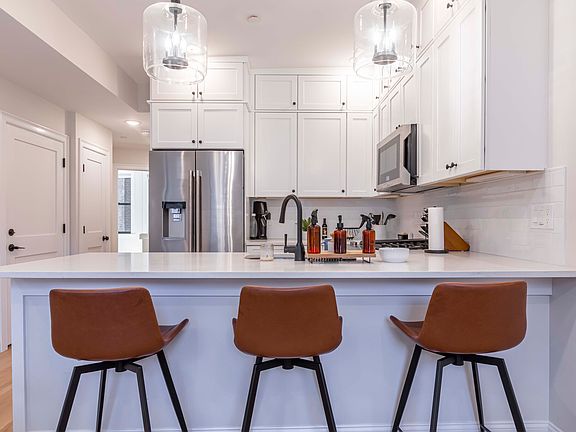 2nd image of 114 Prince St APT 2