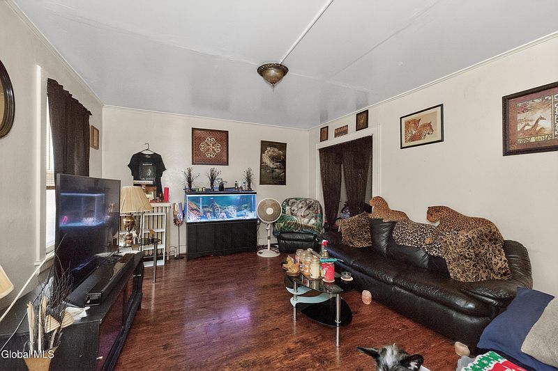 5th image of 12 Quail Street