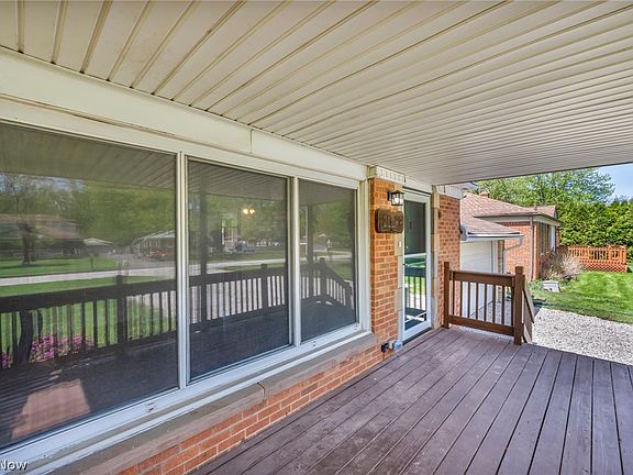 4th image of 2124 Eaton Dr