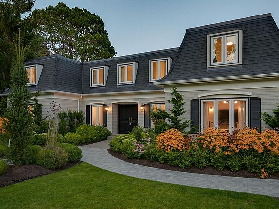 2nd image of 3075 Devon Rd