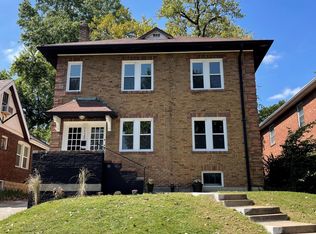 1129 Moorlands Dr #A/B, Saint Louis, MO